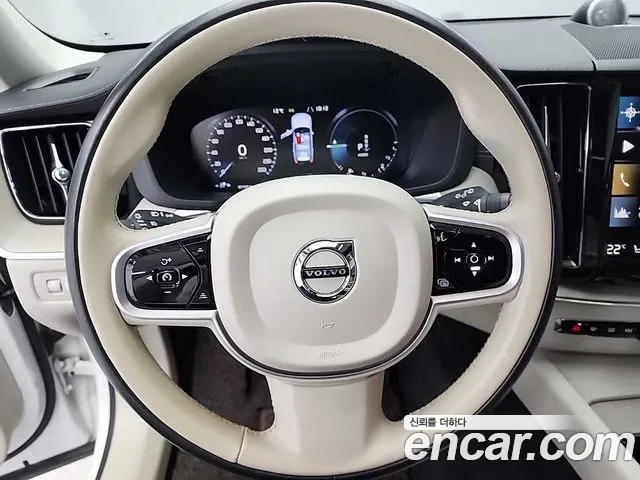 Volvo XC60 2021 thumb 3