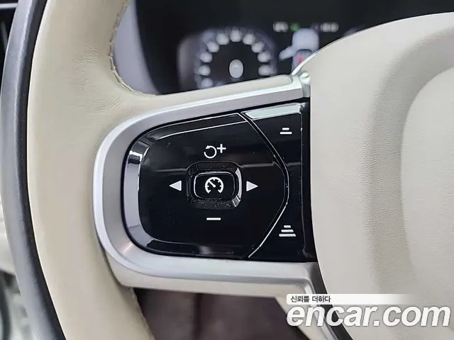 Volvo XC60 2021 thumb 12