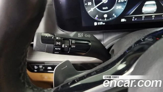 Kia Carnival 2021 thumb 4