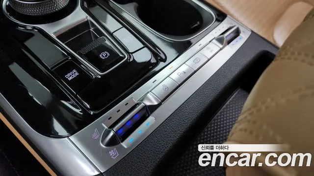 Kia Carnival 2021 thumb 3