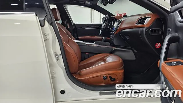 Maserati Ghibli 2018 thumb 12