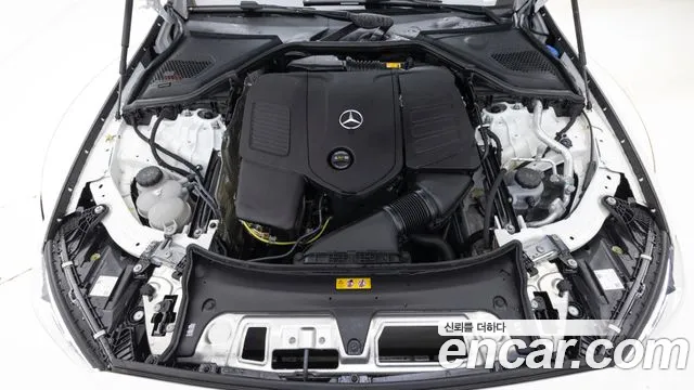 Mercedes-Benz E-Class 2025 thumb 8