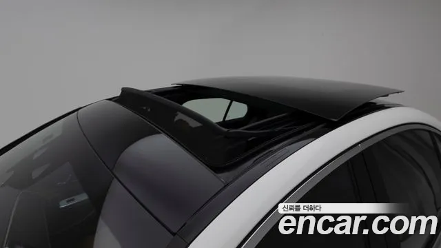 Mercedes-Benz E-Class 2025 thumb 12