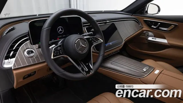 Mercedes-Benz E-Class 2025 thumb 9