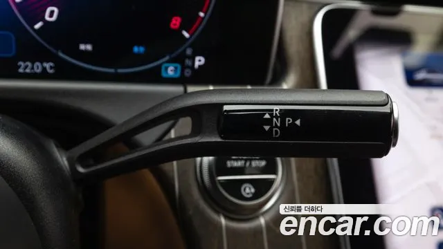 Mercedes-Benz E-Class 2025 thumb 10