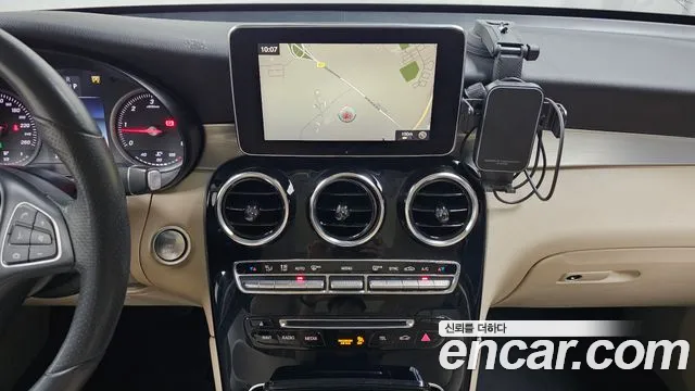 Mercedes-Benz GLC 2018 thumb 10