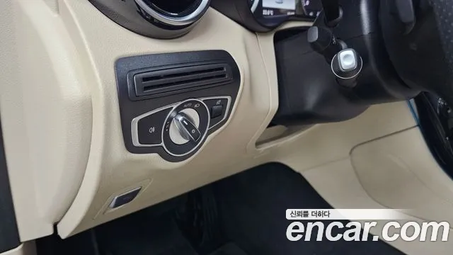 Mercedes-Benz GLC 2018 thumb 12