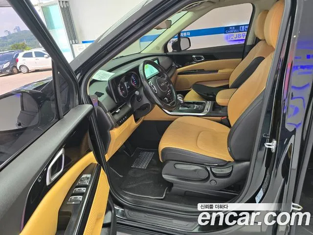 Kia Carnival 2022 thumb 4