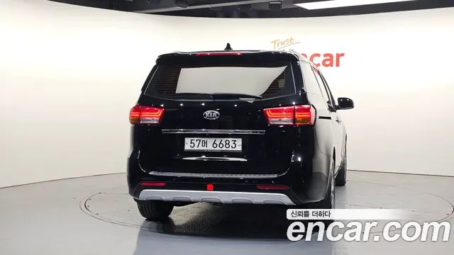 Kia Carnival 2015 thumb 7