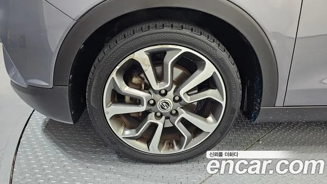 KGM Tivoli 2015 thumb 5