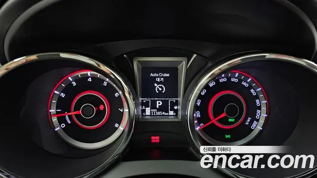 KGM Tivoli 2015 thumb 8