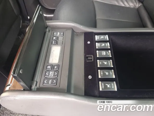 Infiniti Q70 2016 thumb 8