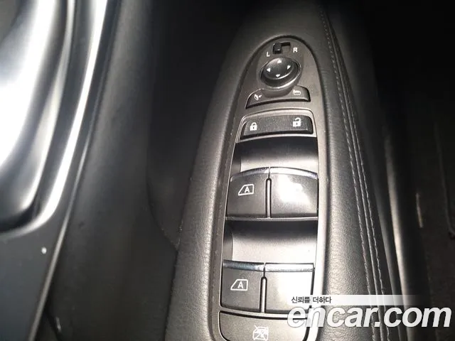 Infiniti Q70 2016 thumb 10