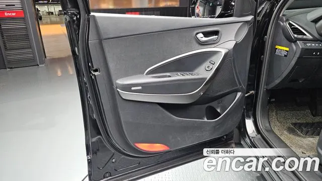Hyundai Santafe 2016 thumb 12