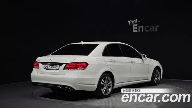 Mercedes-Benz E-Class 2015 thumb 5