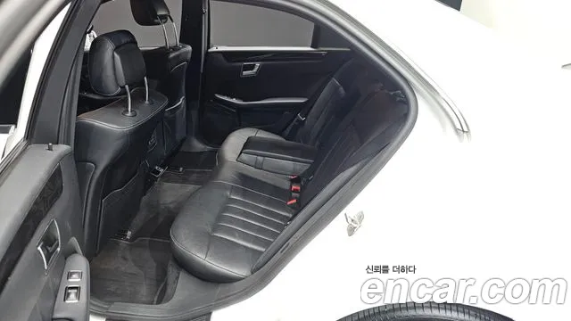 Mercedes-Benz E-Class 2015 thumb 9