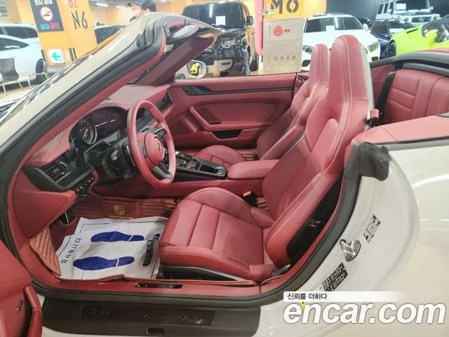 Porsche 911 2023 thumb 3