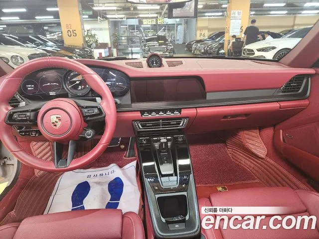 Porsche 911 2023 thumb 5