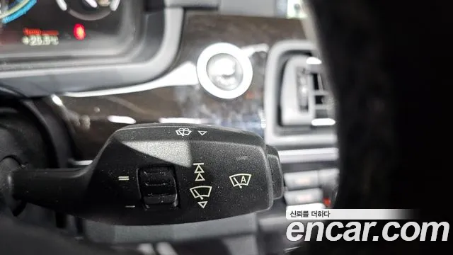 BMW 5 серии 2011 thumb 5