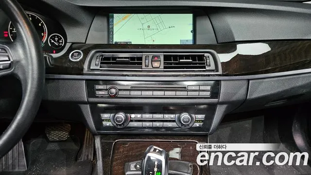 BMW 5 серии 2011 thumb 4
