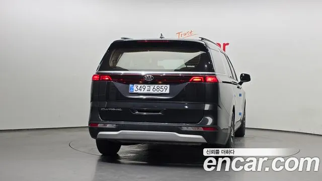 Kia Carnival 2021 thumb 5