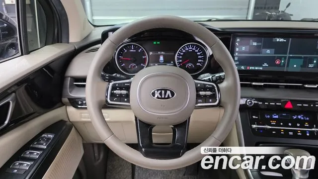 Kia Carnival 2021 thumb 2