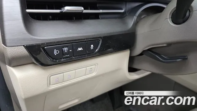 Kia Carnival 2021 thumb 11