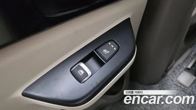 Kia Carnival 2021 thumb 3