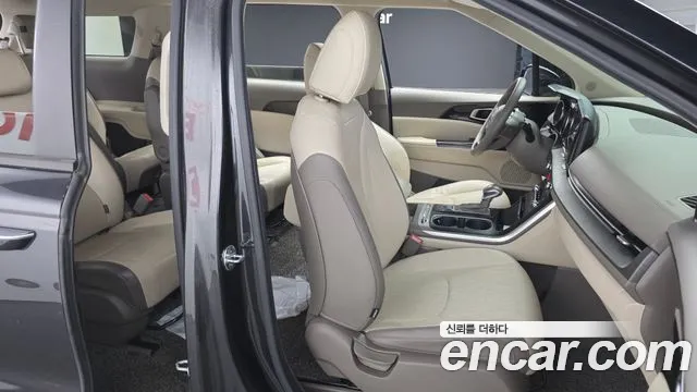 Kia Carnival 2021 thumb 9