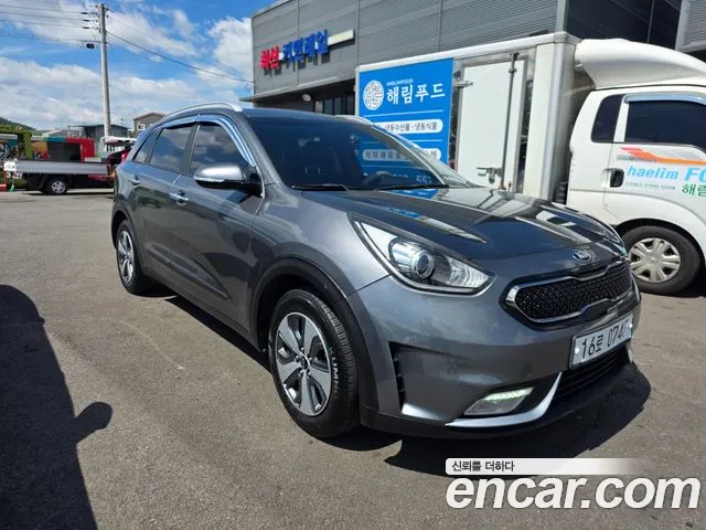 Kia Niro 2016 thumb 11