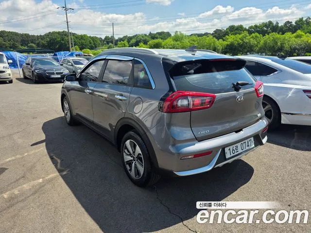 Kia Niro 2016 thumb 7