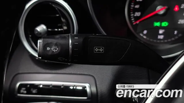 Mercedes-Benz C-Class 2016 thumb 5