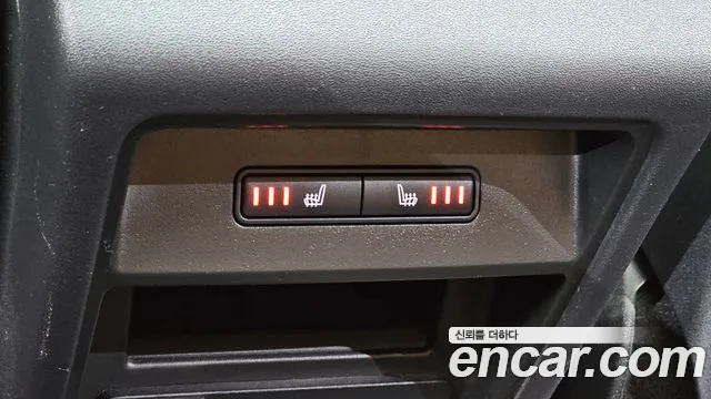 Land Rover Discovery Sport 2018 thumb 2