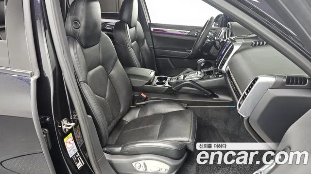 Porsche Cayenne 2015 thumb 12