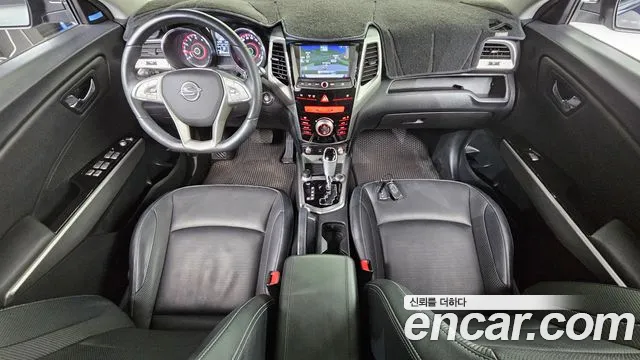 KGM Tivoli 2015 thumb 6