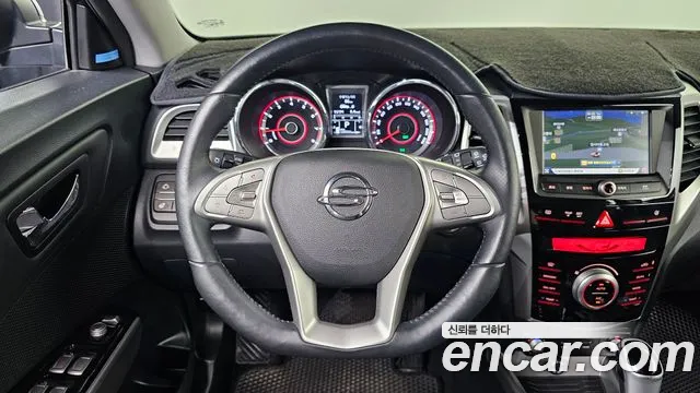 KGM Tivoli 2015 thumb 9
