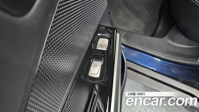 KGM Tivoli 2015 thumb 4