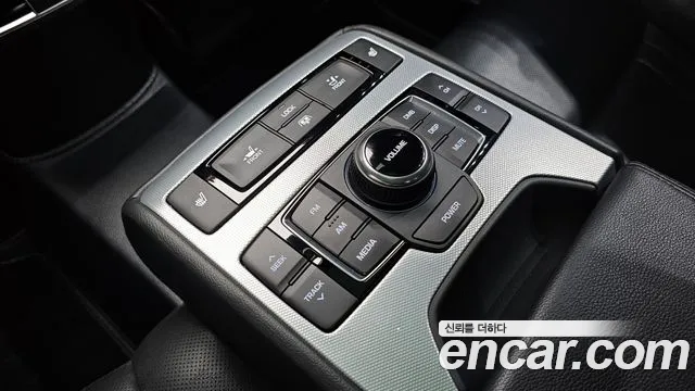 Genesis G80 2016 thumb 10