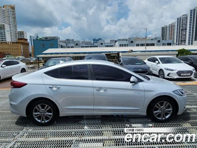 Hyundai Avante 2018 thumb 8