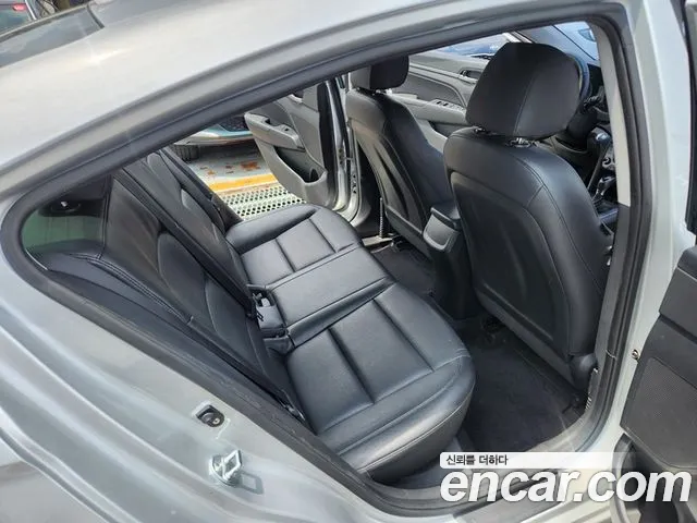 Hyundai Avante 2018 thumb 4