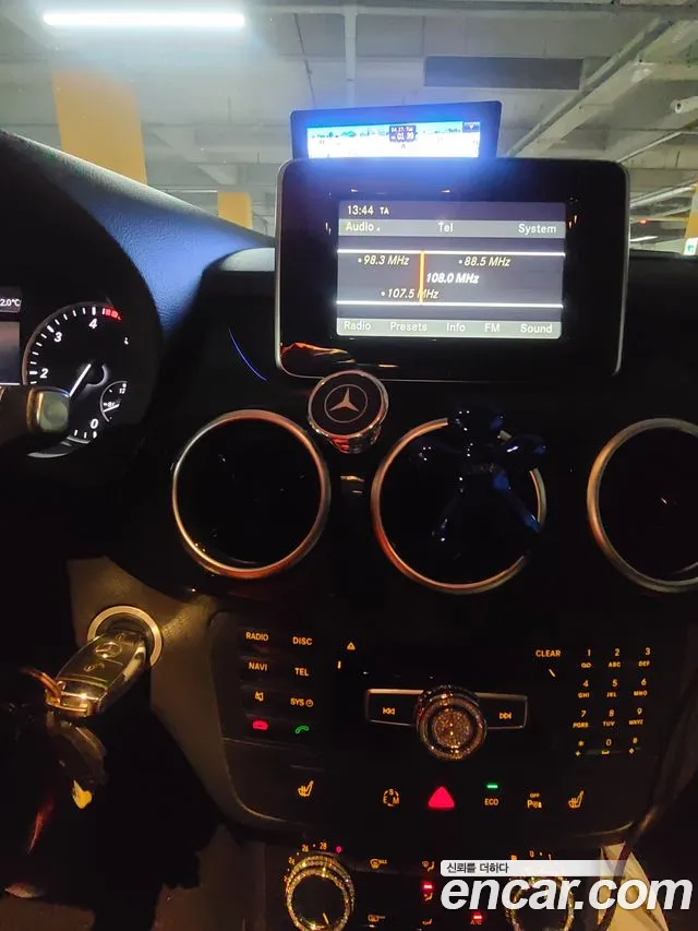 Mercedes-Benz B-Class 2012 thumb 8