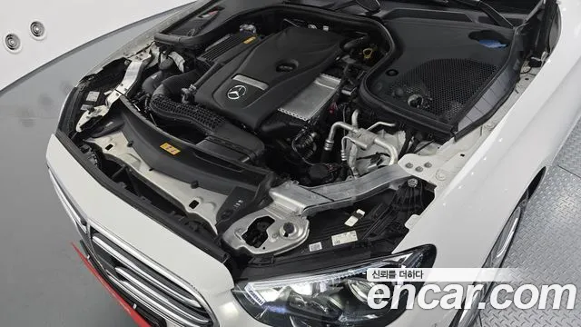 Mercedes-Benz E-Class 2022 thumb 6