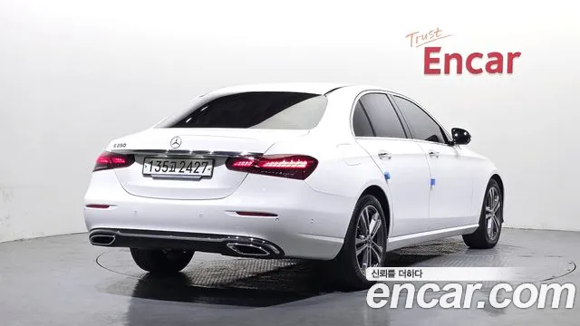 Mercedes-Benz E-Class 2023 thumb 6