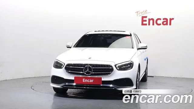 Mercedes-Benz E-Class 2023 thumb 7