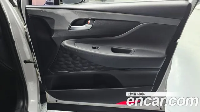 Hyundai Santa Fe 2018 thumb 3