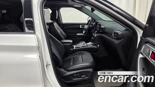 Ford Explorer 2020 thumb 9