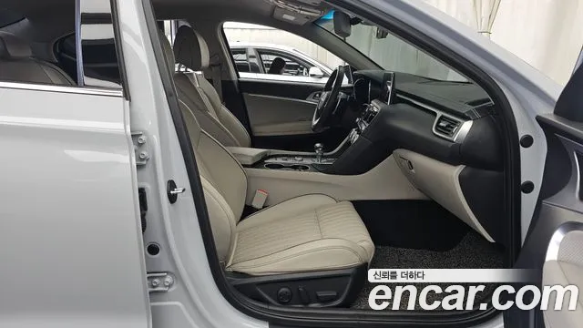 Genesis G70 2019 thumb 2
