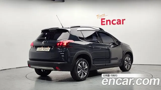 Peugeot 2008 2017 thumb 2
