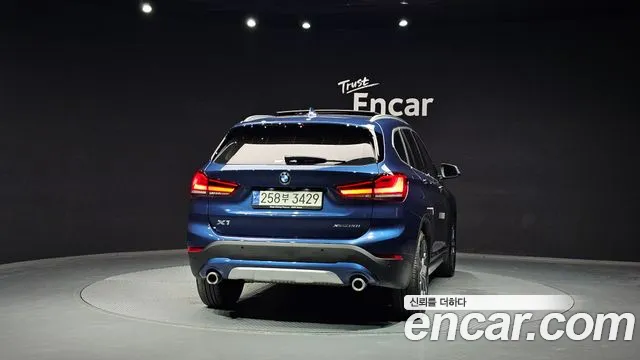 BMW X1 2021 thumb 8