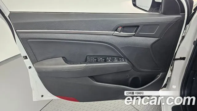 Hyundai Avante 2016 thumb 3